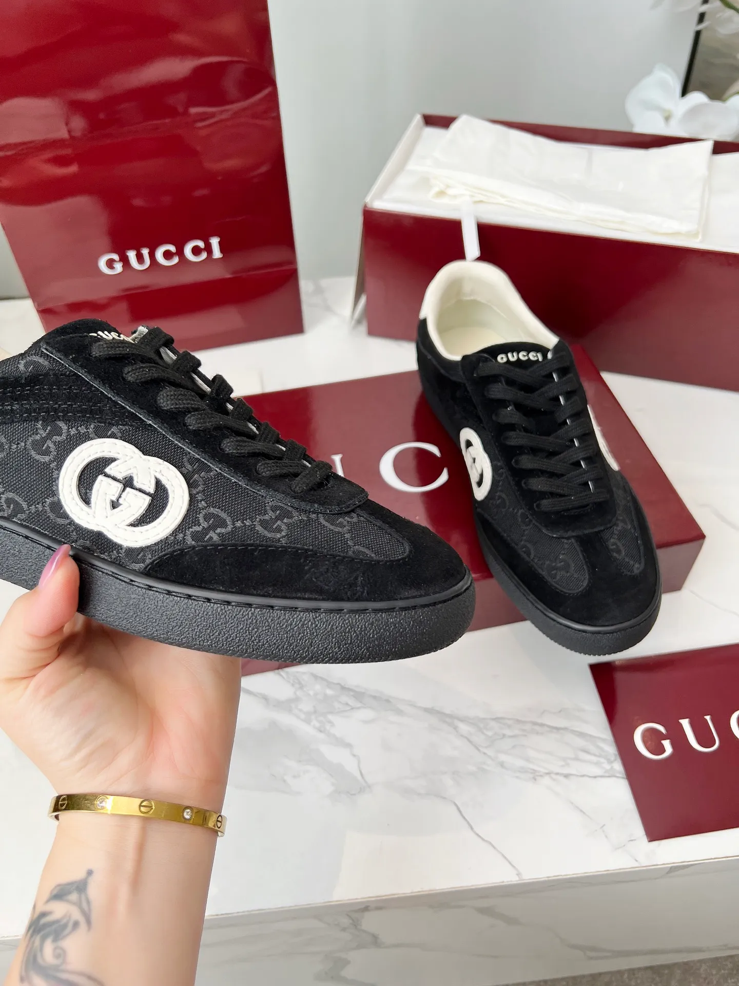 👟👟Ex-factory price 520👟👟 High version GUCCI's latest moral training shoes🔥🔥Double G leather with three-dimensional Gucci letters. The 3D effect creates a free flowing texture of the entire shoe, smooth line design. Light, comfortable and breathable, women's size 35-40, men's size 39-45
